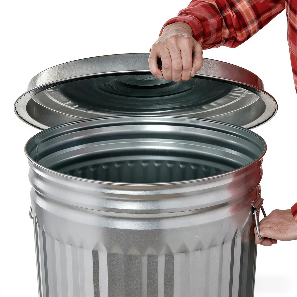 31 Gallon Galvanized Steel Trash Can with Lid U551224